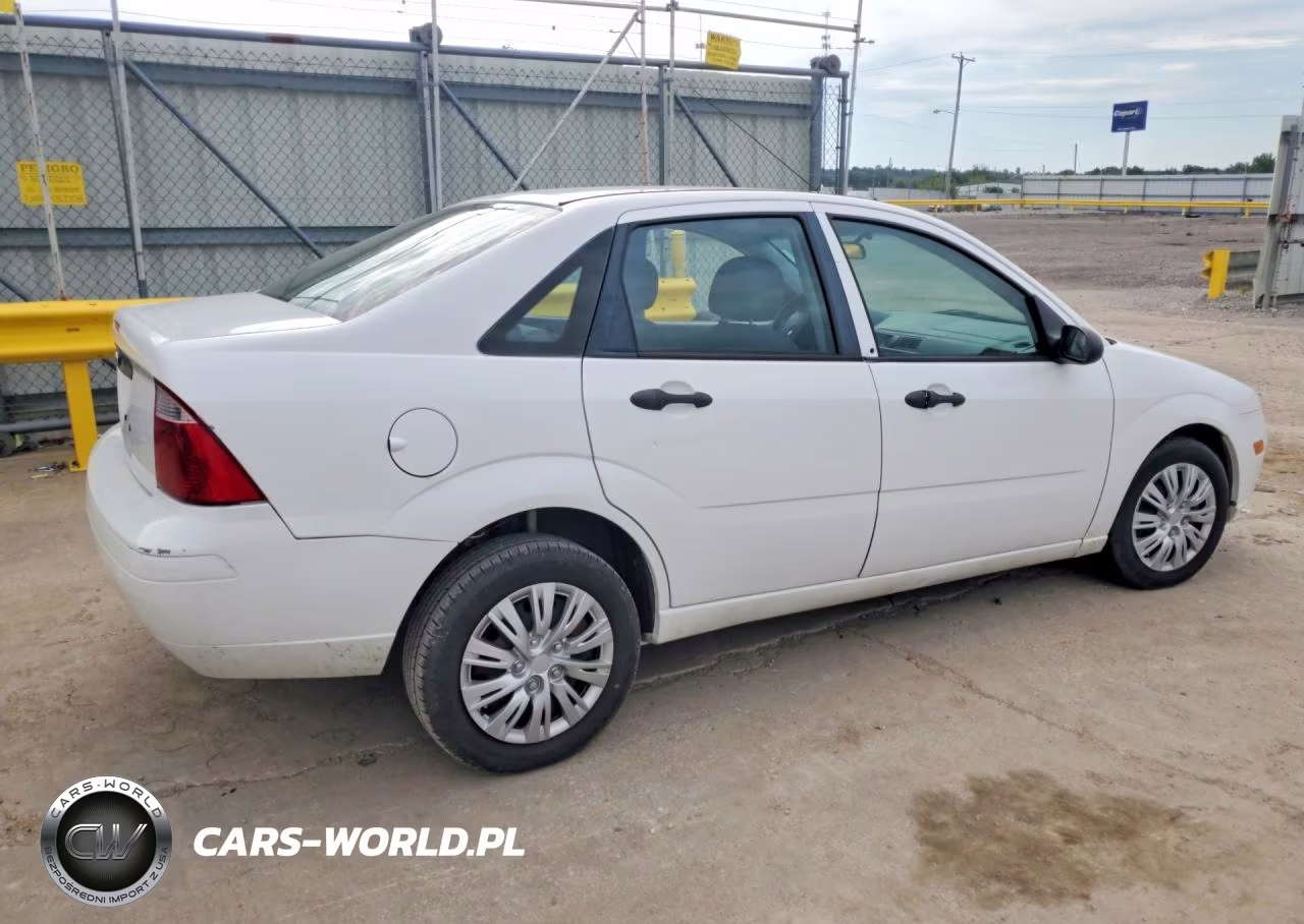 2007 Ford Focus Zx4 VIN:1FAFP34N27W106136 - 3