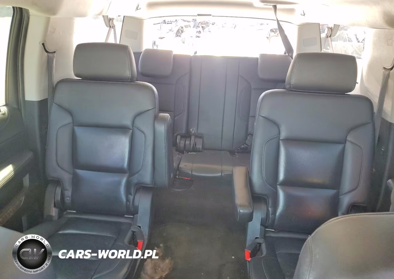 2018 Chevrolet Suburban C1500 Premier VIN:1GNSCJKC0JR112265 - 10
