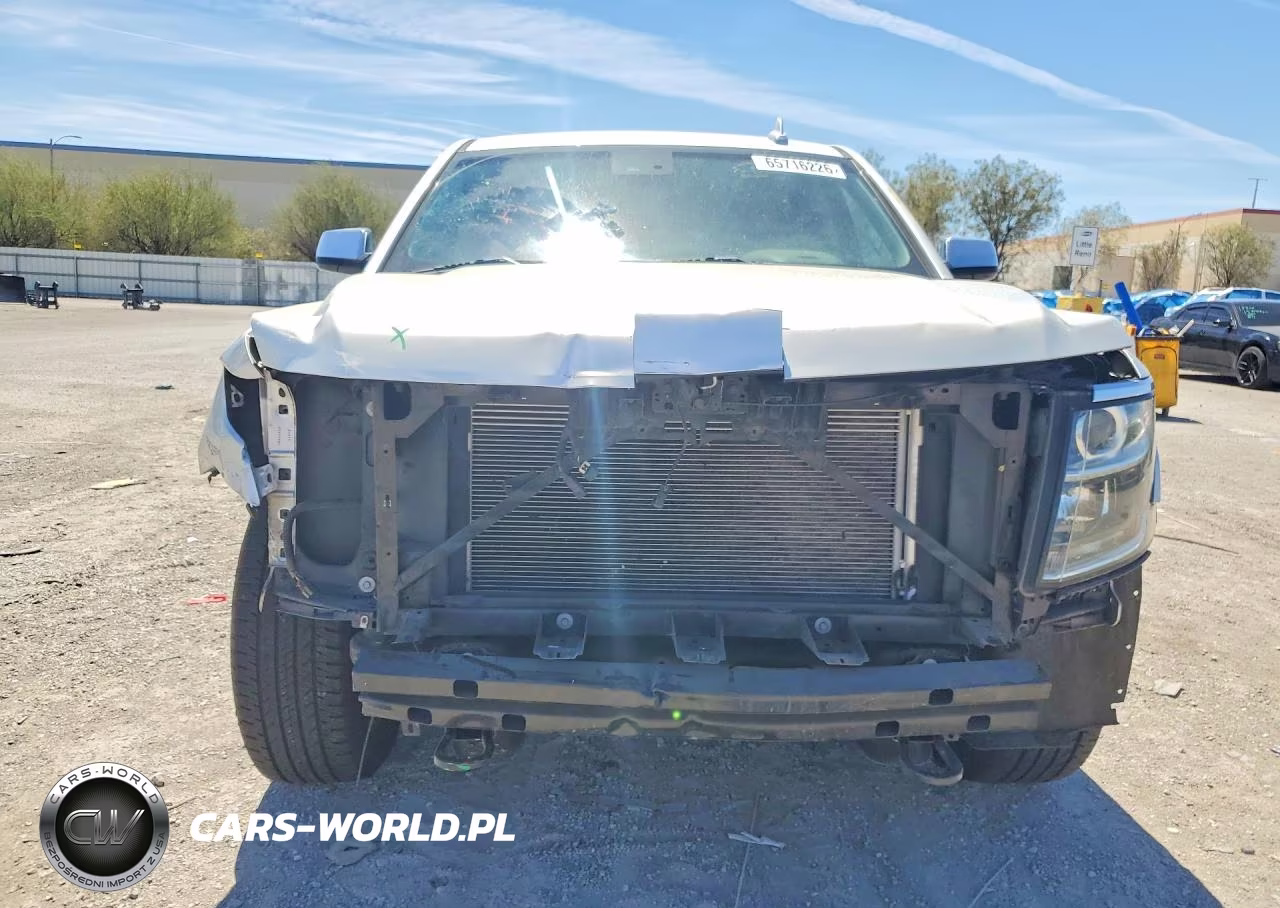 2018 Chevrolet Suburban C1500 Premier VIN:1GNSCJKC0JR112265 - 5