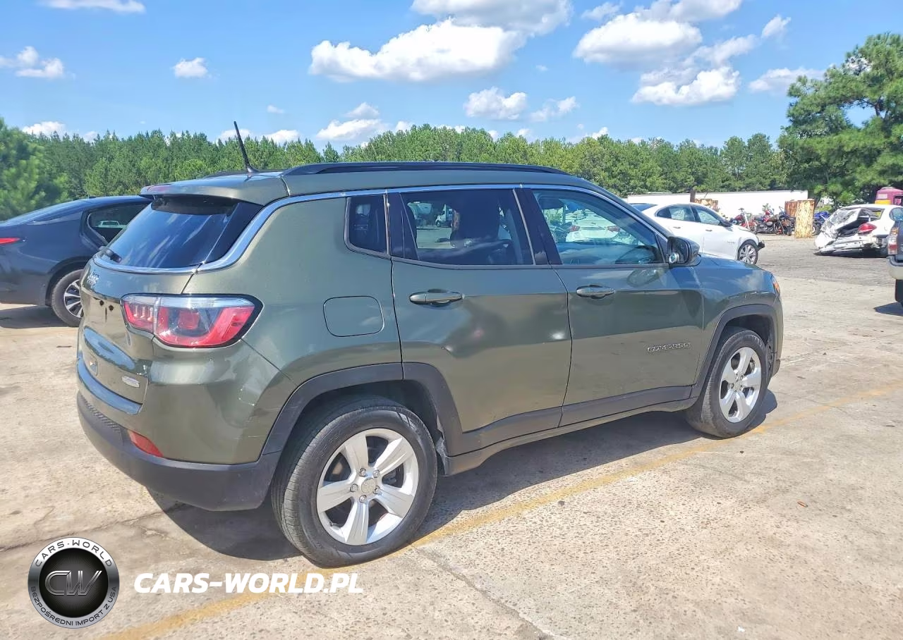 2018 Jeep Compass Latitude VIN:3C4NJCBBXJT227428 - 3