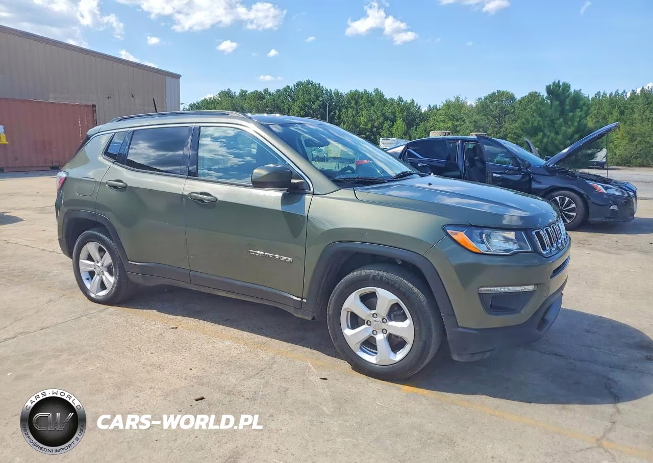 2018 Jeep Compass Latitude VIN:3C4NJCBBXJT227428 - 4
