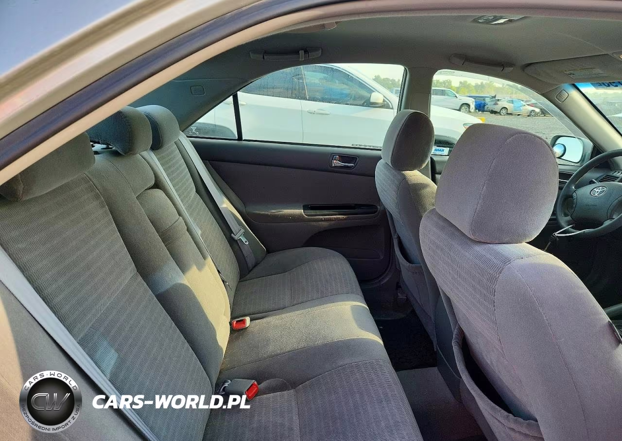 2005 Toyota Camry Le VIN:4T1BE30K55U060137 - 10