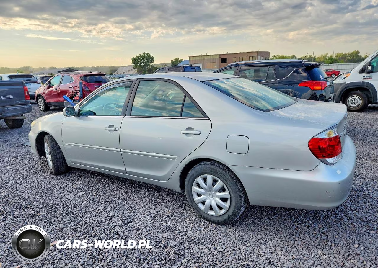 2005 Toyota Camry Le VIN:4T1BE30K55U060137 - 2