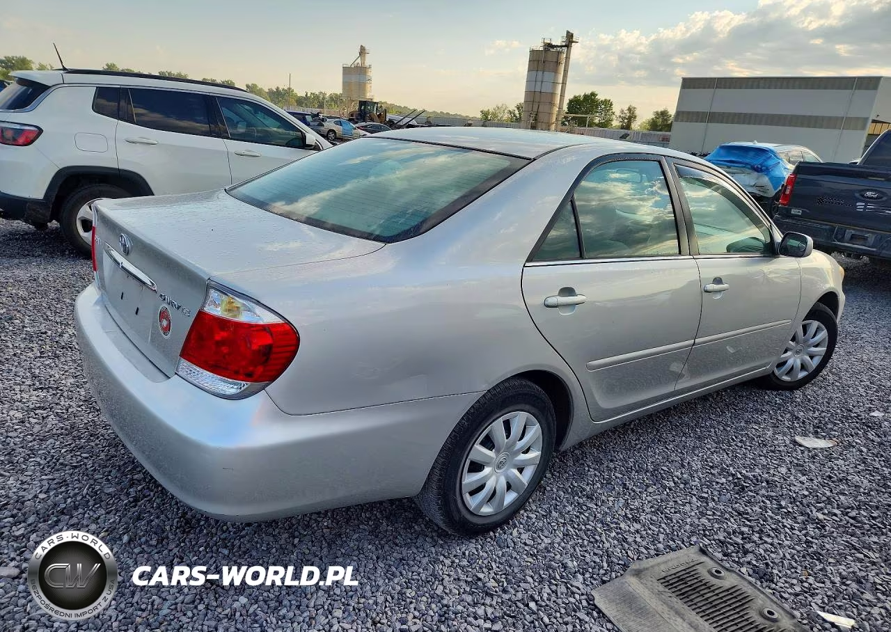 2005 Toyota Camry Le VIN:4T1BE30K55U060137 - 3