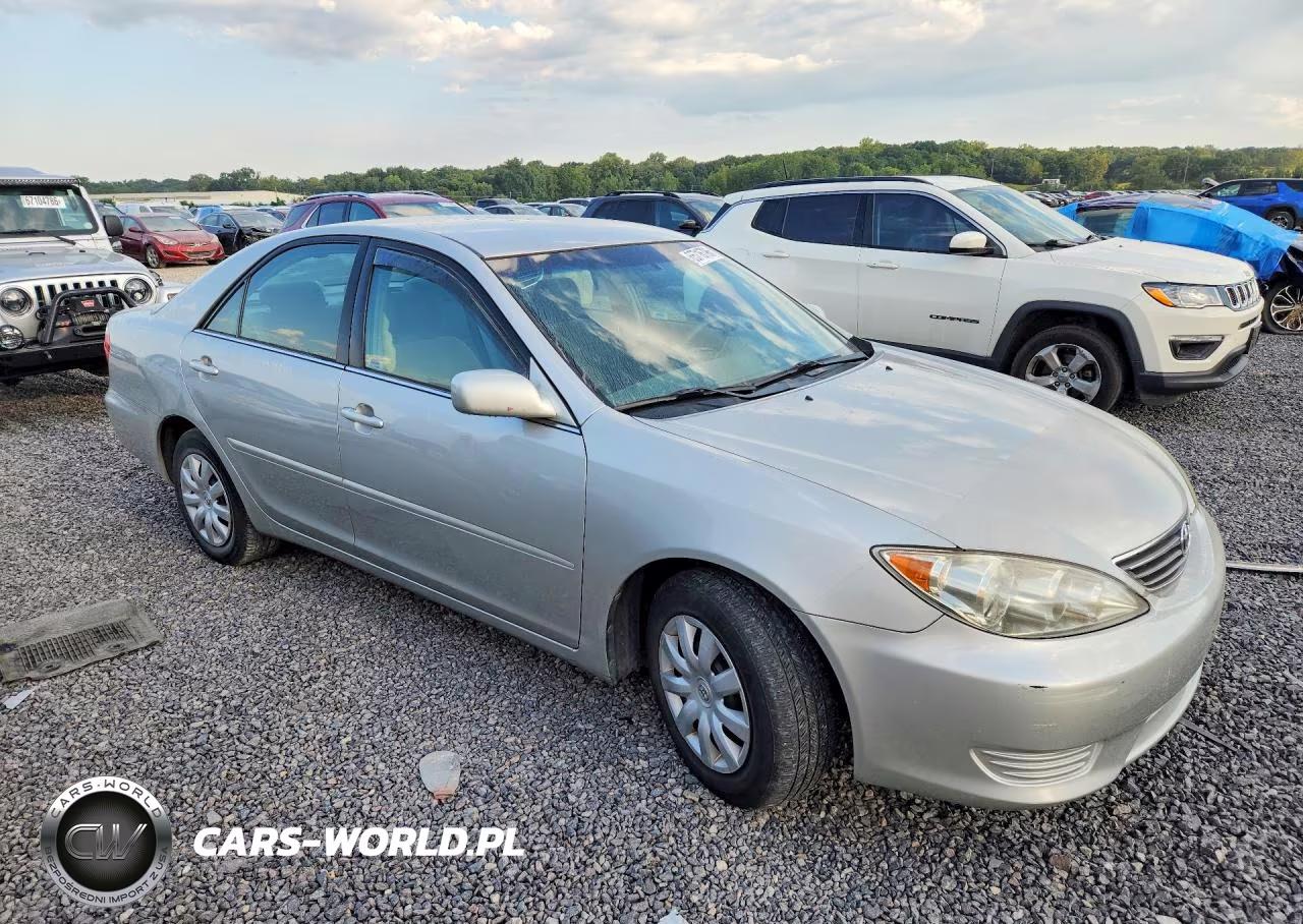 2005 Toyota Camry Le VIN:4T1BE30K55U060137 - 4