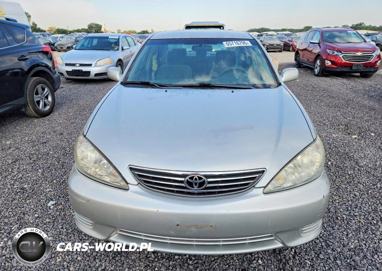 2005 Toyota Camry Le VIN:4T1BE30K55U060137 - 5