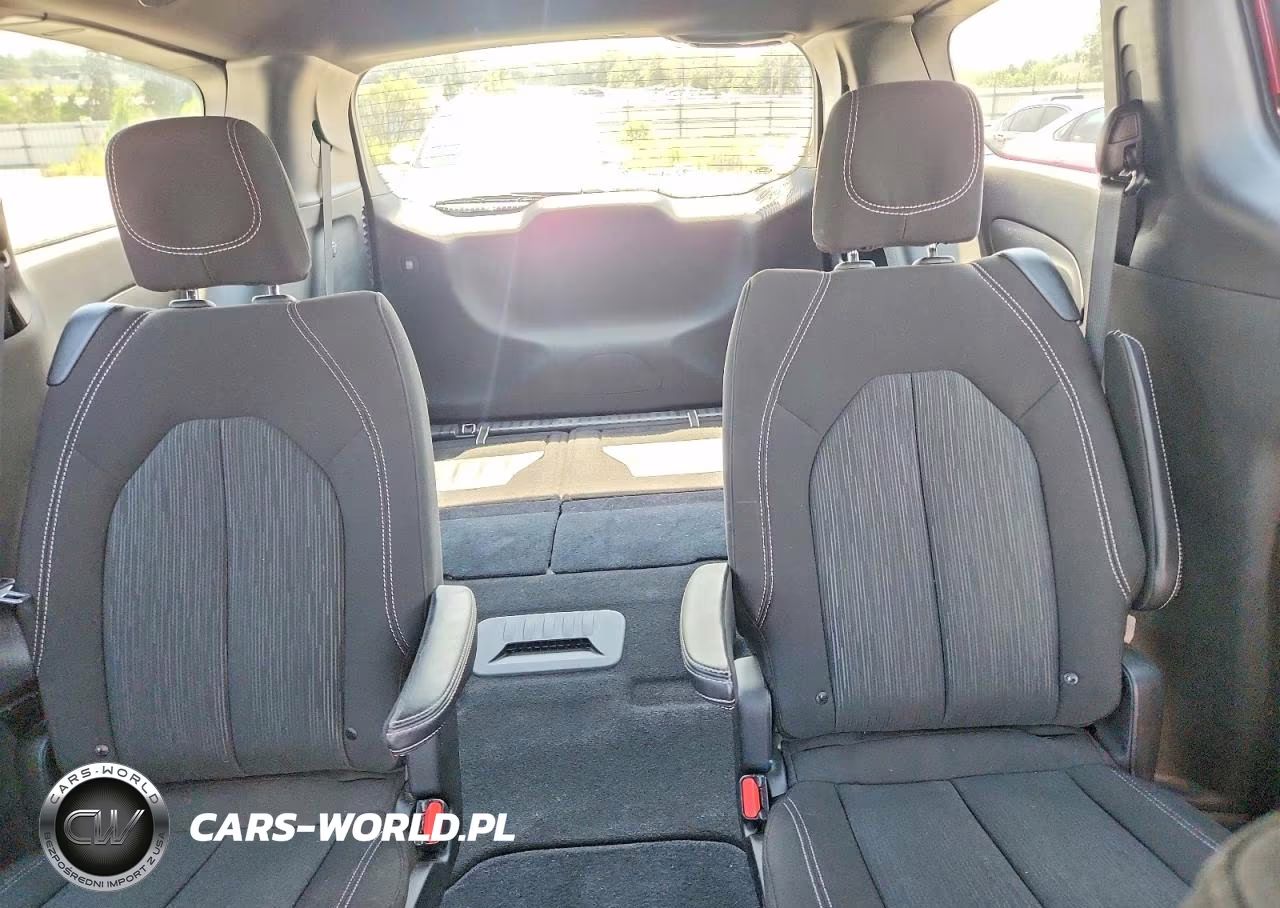 2021 Chrysler Pacifica Touring VIN:2C4RC1FG7MR567794 - 10
