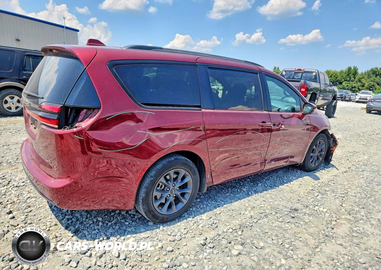 2021 Chrysler Pacifica Touring VIN:2C4RC1FG7MR567794 - 3