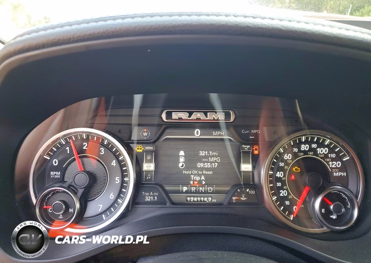 2019 Ram 1500 Laramie VIN:1C6SRFJT7KN786774 - 9
