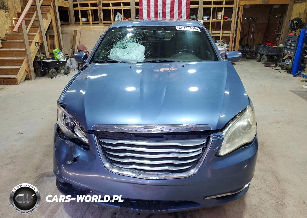 2011 Chrysler 200 Touring VIN:1C3BC1FB5BN602496 - 5