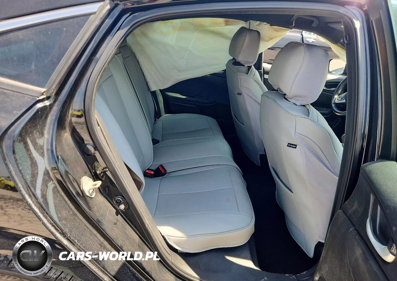 2019 Honda Civic Sport VIN:19XFC2F86KE043696 - 10