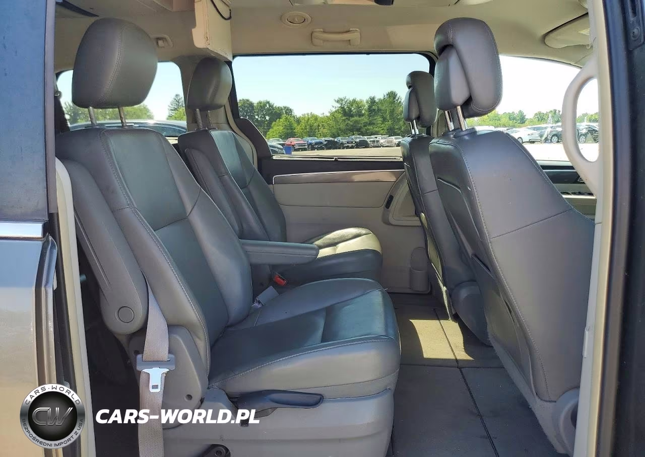 2010 Volkswagen Routan Se VIN:2V4RW3D13AR272341 - 11