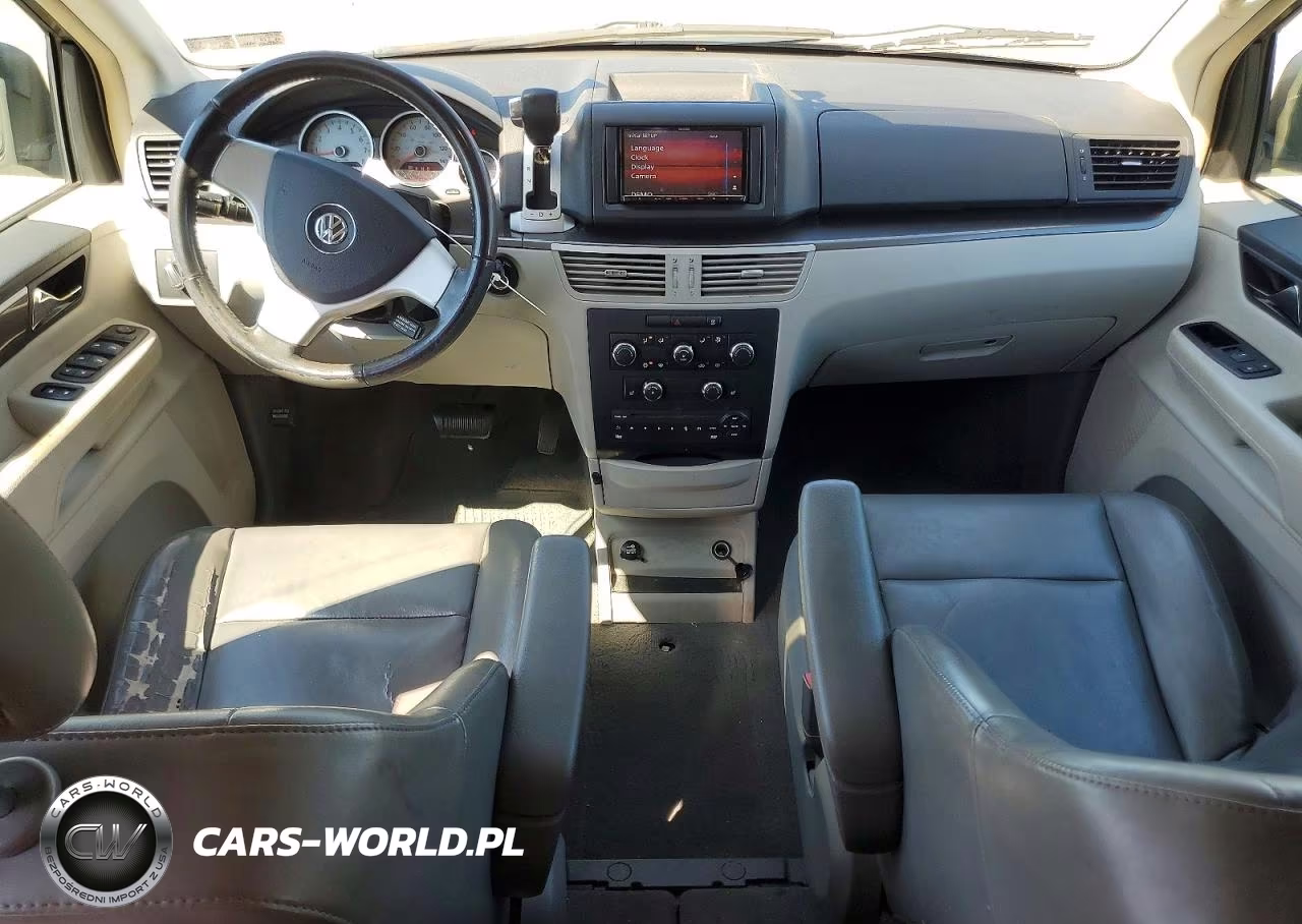 2010 Volkswagen Routan Se VIN:2V4RW3D13AR272341 - 8