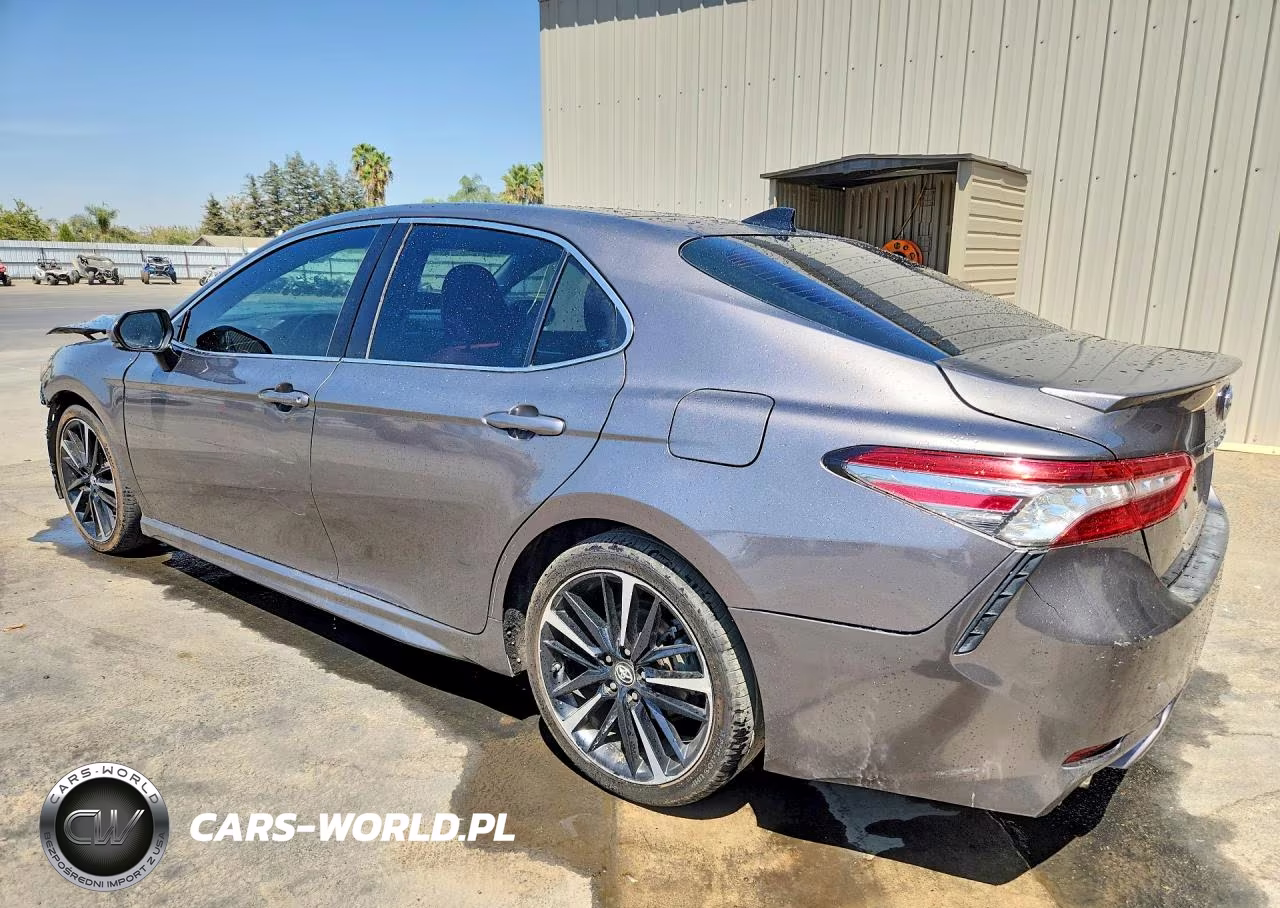 2018 Toyota Camry Xse VIN:4T1B61HKXJU562738 - 2