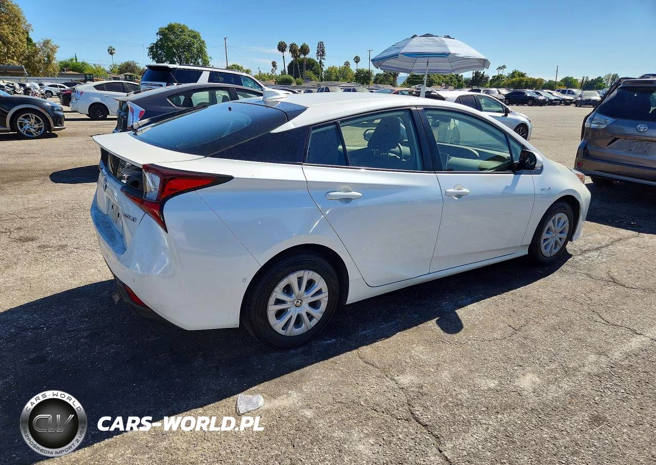 2020 Toyota Prius Le VIN:JTDKARFU3L3102836 - 3
