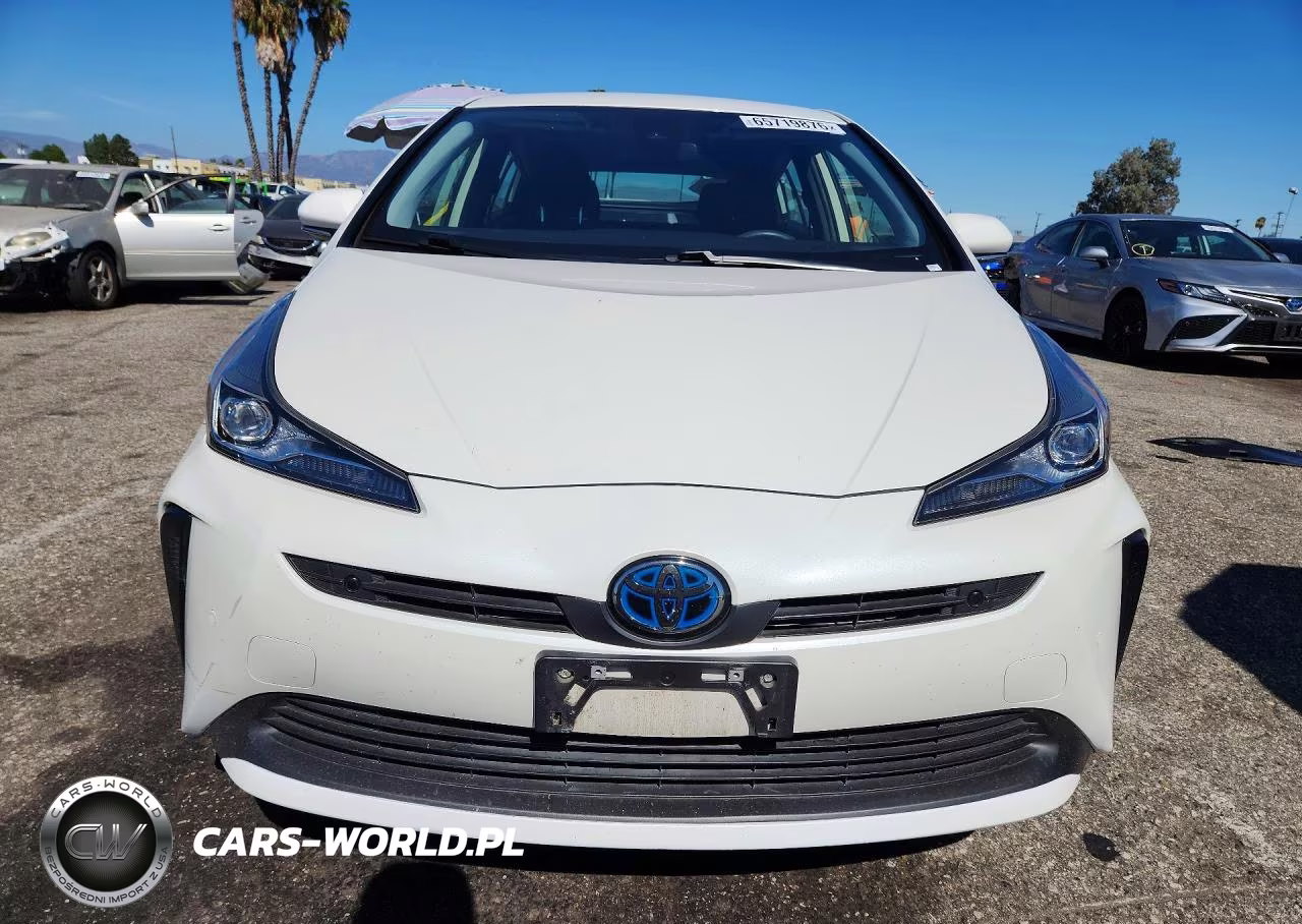 2020 Toyota Prius Le VIN:JTDKARFU3L3102836 - 5