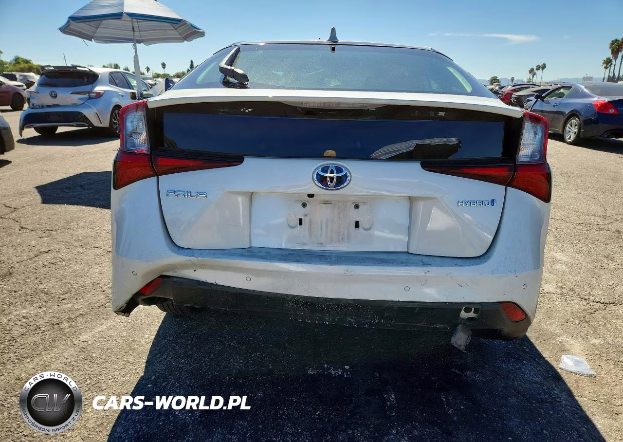 2020 Toyota Prius Le VIN:JTDKARFU3L3102836 - 6