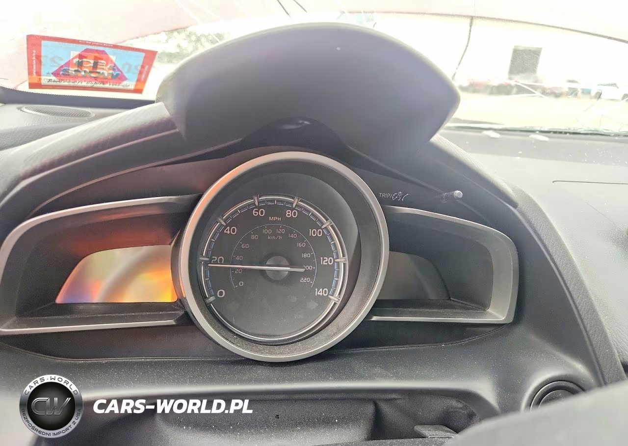 2020 Toyota Yaris Le VIN:3MYDLBYV6LY711864 - 9