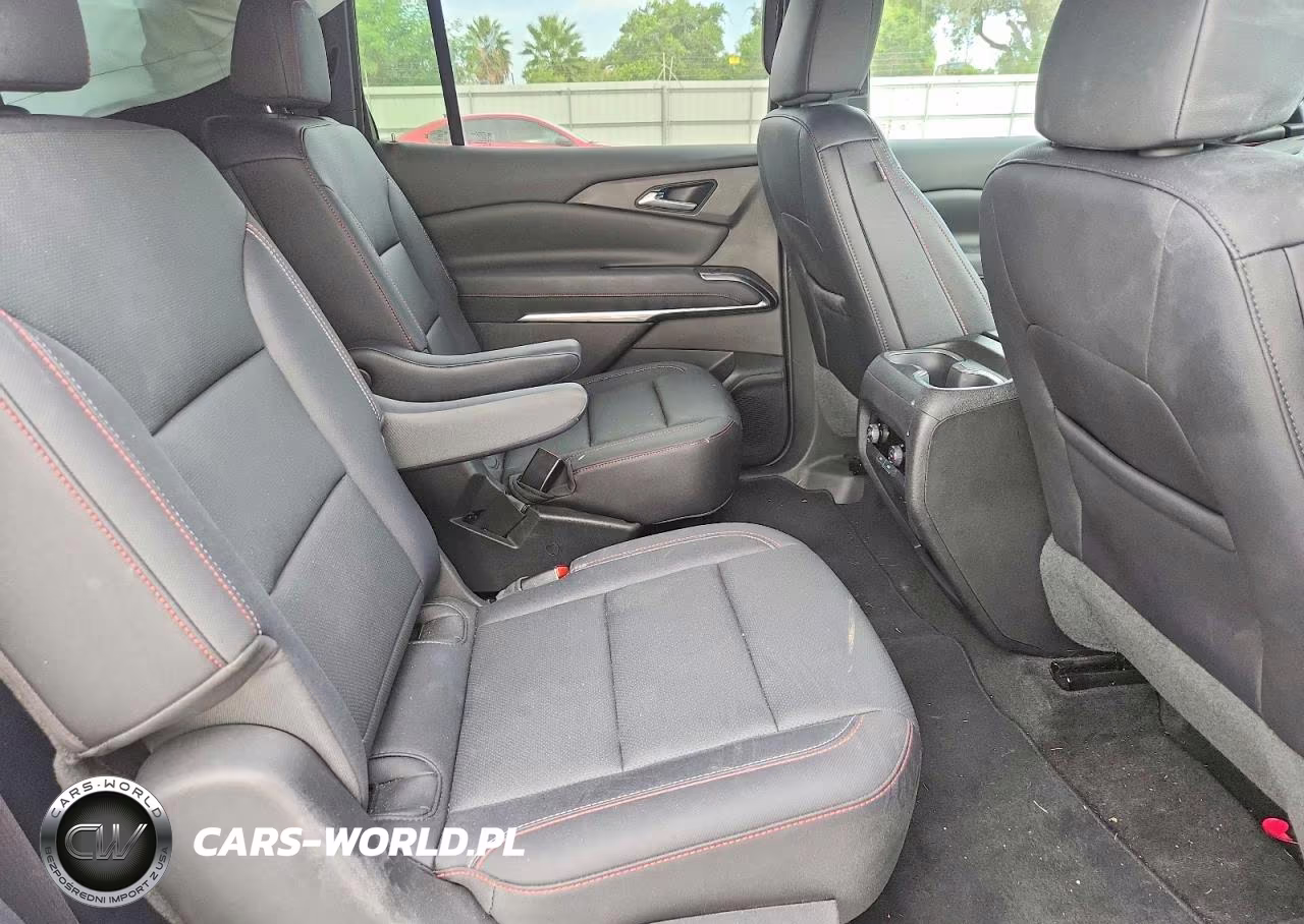 2025 Chevrolet Traverse Z71 VIN:1GNEVJRS9SJ191262 - 10