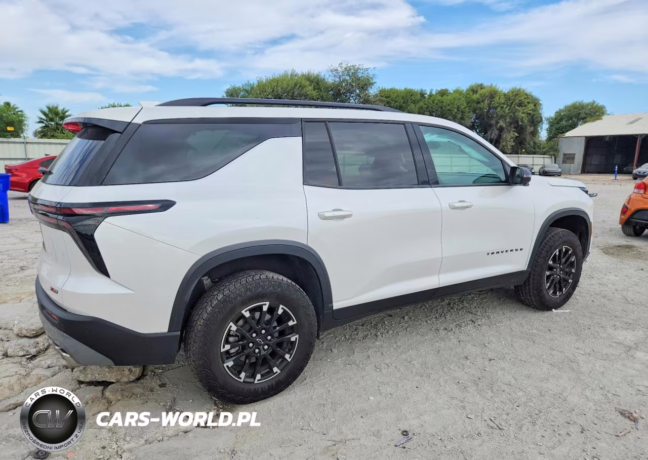 2025 Chevrolet Traverse Z71 VIN:1GNEVJRS9SJ191262 - 3