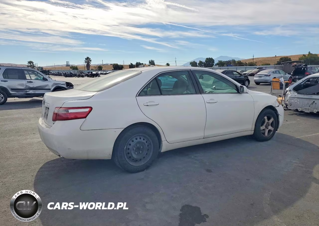 2008 Toyota Camry Le VIN:4T1BE46K88U739305 - 3