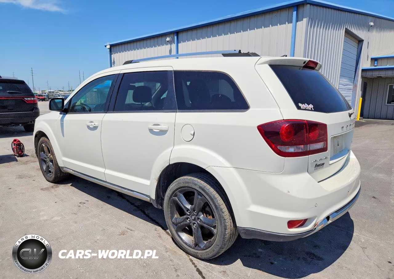2020 Dodge Journey Crossroad VIN:3C4PDCGB7LT188647 - 2