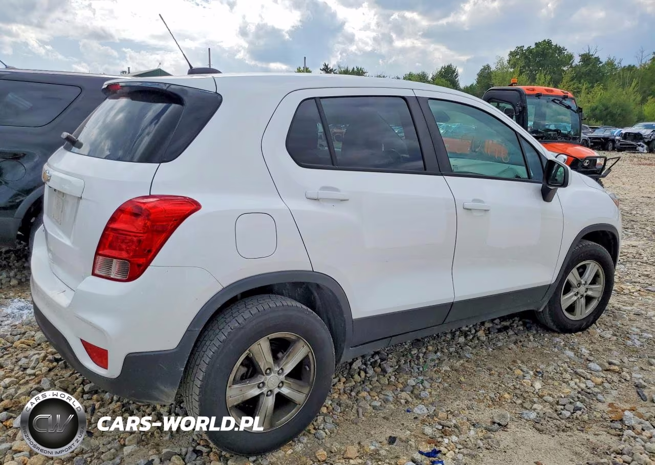 2020 Chevrolet Trax Ls VIN:3GNCJNSB8LL256911 - 3