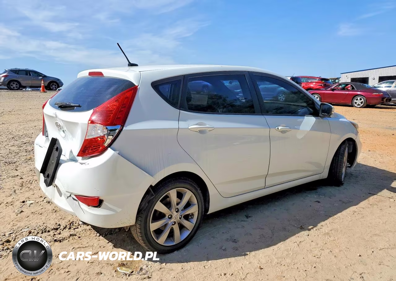 2013 Hyundai Accent Se VIN:KMHCU5AE7DU133812 - 3