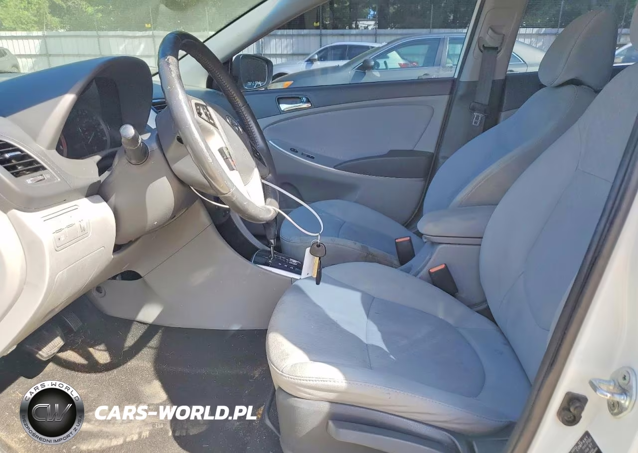 2013 Hyundai Accent Se VIN:KMHCU5AE7DU133812 - 7