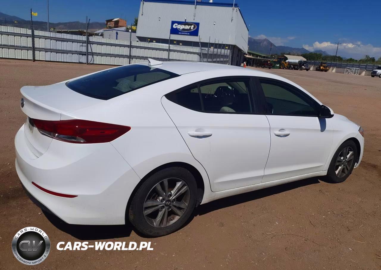 2018 Hyundai Elantra Sel VIN:5NPD84LF6JH228588 - 3