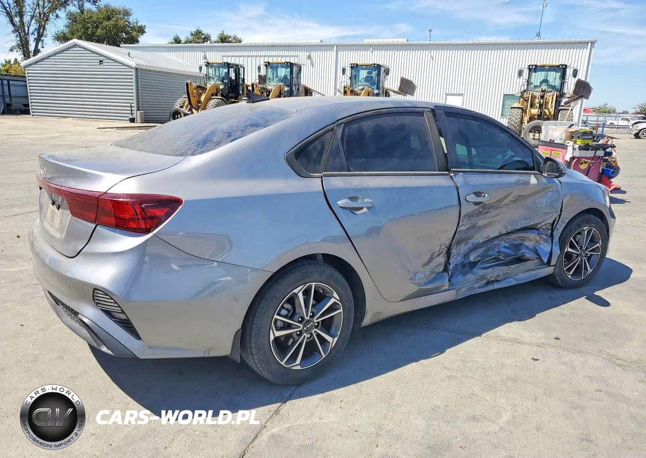 2023 Kia Forte Lxs VIN:3KPF24AD3PE552056 - 3