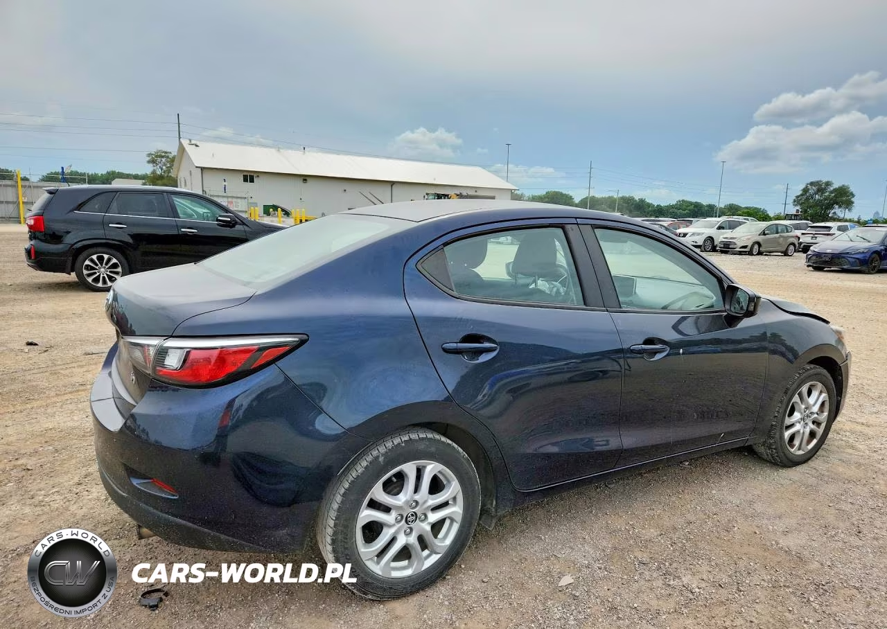 2018 Toyota Yaris Ia Base VIN:3MYDLBYV2JY329845 - 3