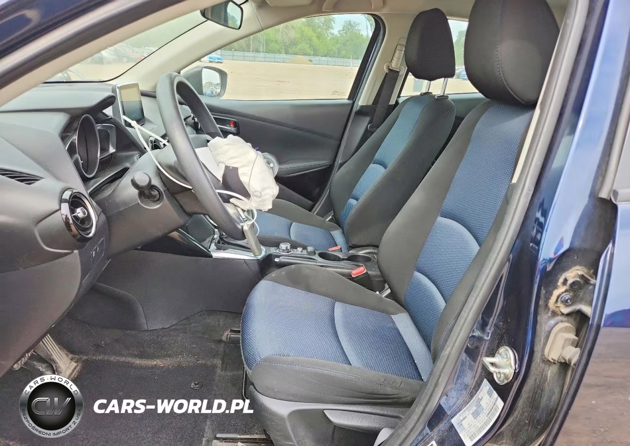 2018 Toyota Yaris Ia Base VIN:3MYDLBYV2JY329845 - 7