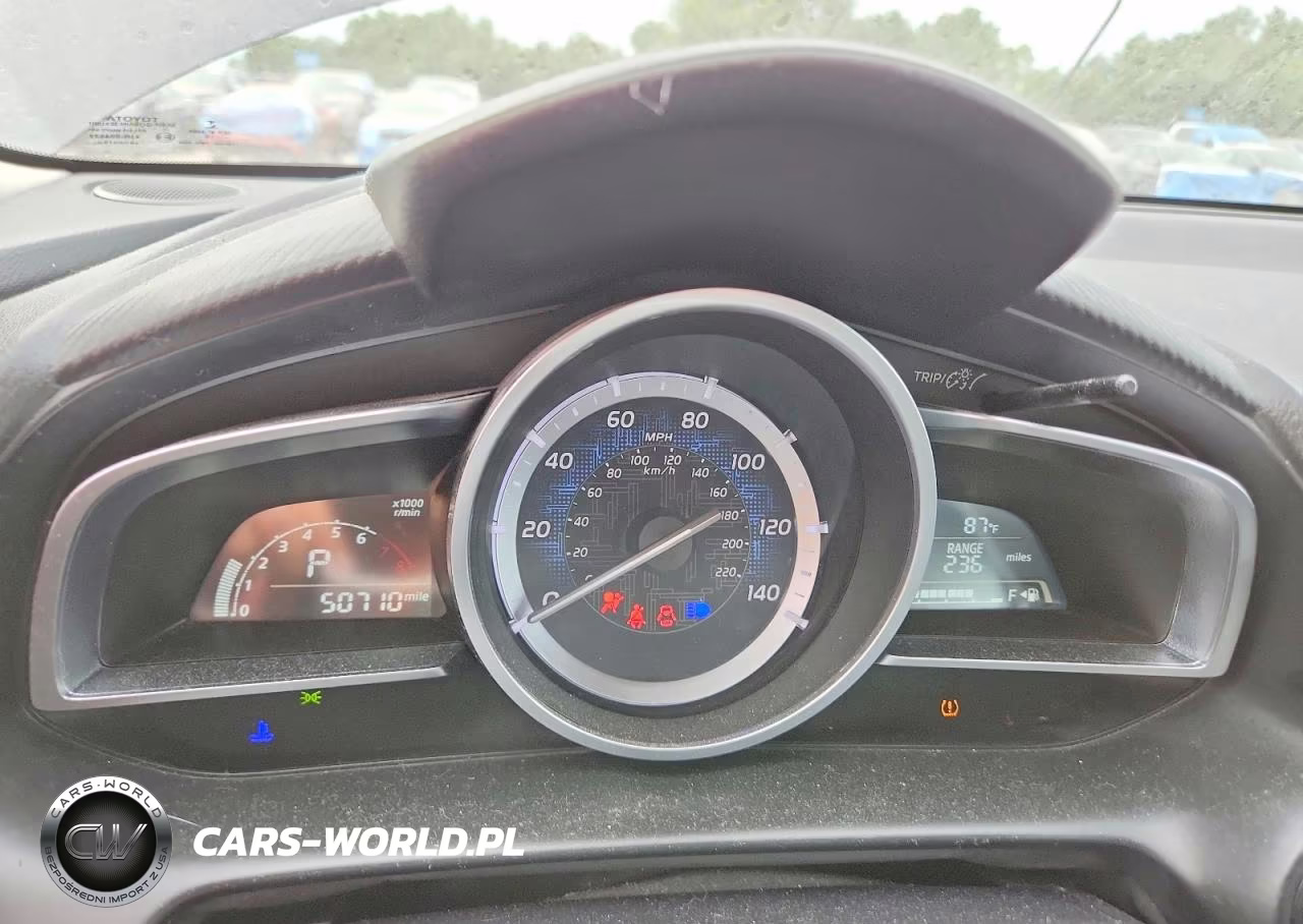 2018 Toyota Yaris Ia Base VIN:3MYDLBYV2JY329845 - 9