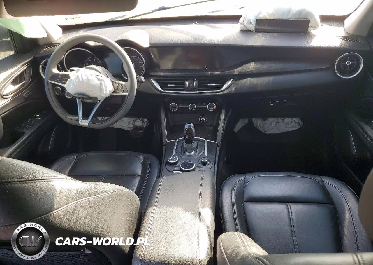 2018 Alfa Romeo Stelvio VIN:ZASFAKANXJ7B82206 - 8