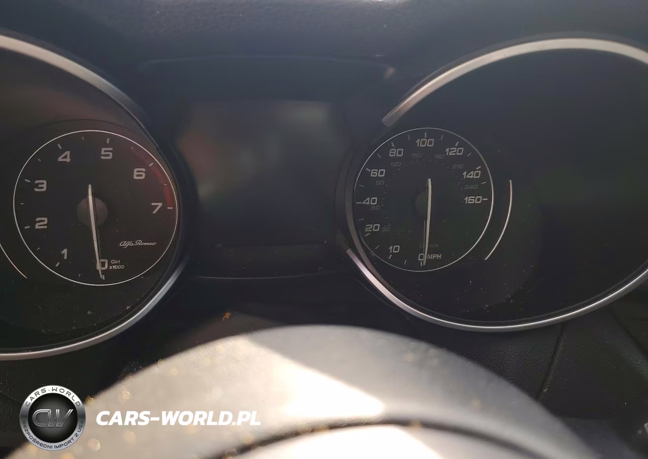 2018 Alfa Romeo Stelvio VIN:ZASFAKANXJ7B82206 - 9