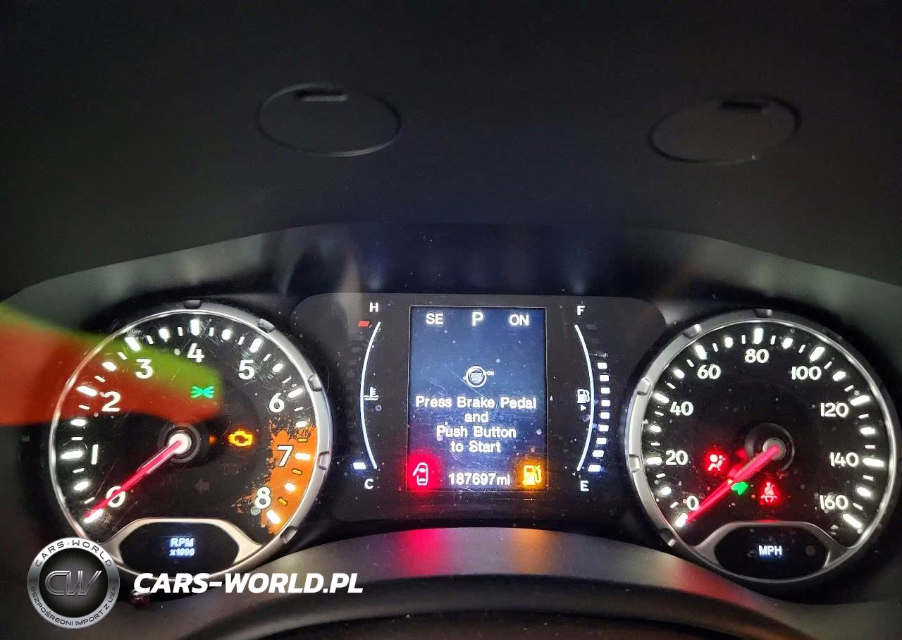 2018 Jeep Renegade Latitude VIN:ZACCJABB5JPH63772 - 9