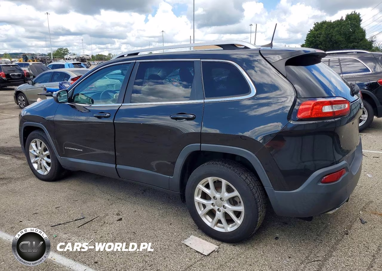 2016 Jeep Cherokee Latitude VIN:1C4PJLCS2GW207894 - 2
