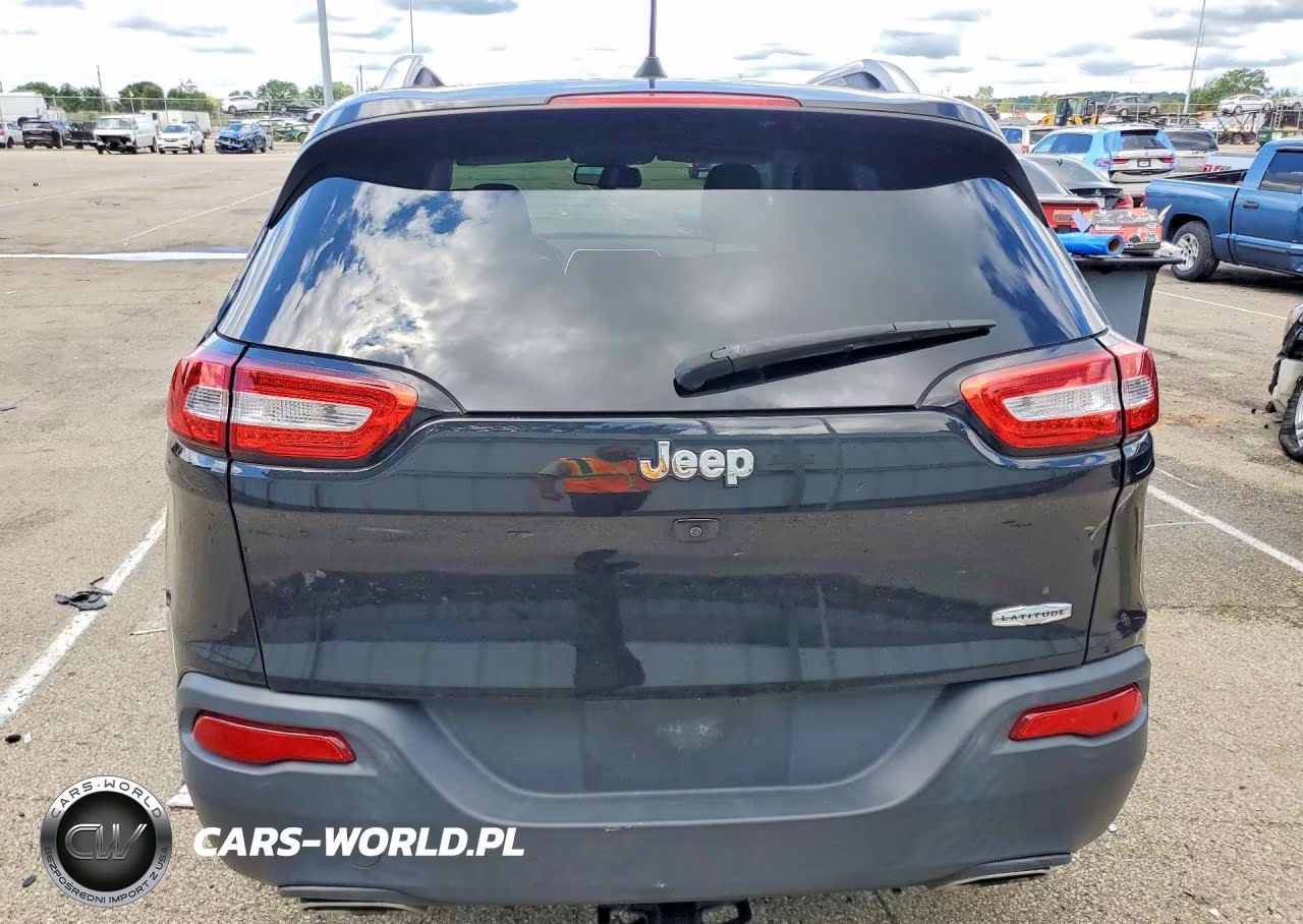 2016 Jeep Cherokee Latitude VIN:1C4PJLCS2GW207894 - 6