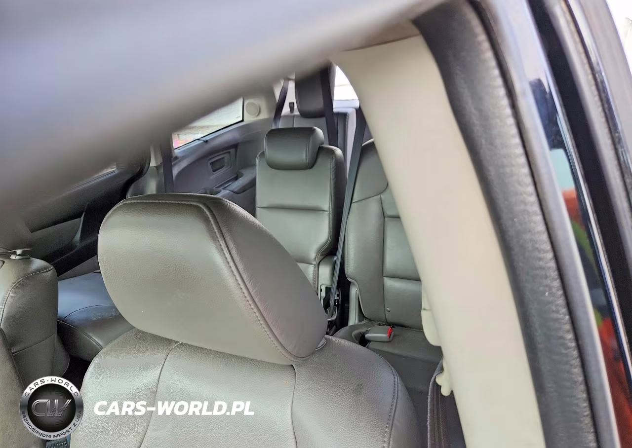 2015 Honda Odyssey Touring VIN:5FNRL5H99FB023849 - 10