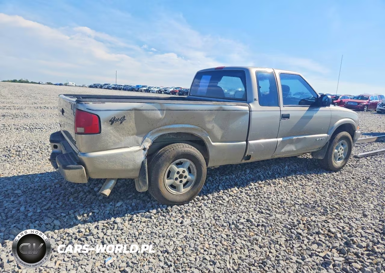 2001 Chevrolet S Truck S10 VIN:1GCDT19W118158453 - 3
