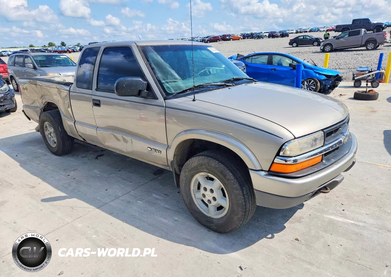 2001 Chevrolet S Truck S10 VIN:1GCDT19W118158453 - 4