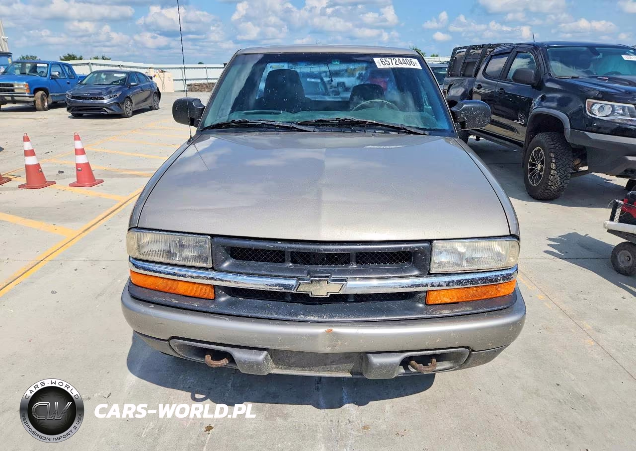 2001 Chevrolet S Truck S10 VIN:1GCDT19W118158453 - 5