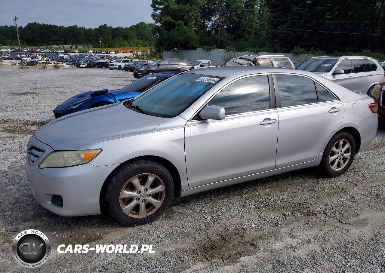 2011 Toyota Camry Le – zdjęcie 1 z 12