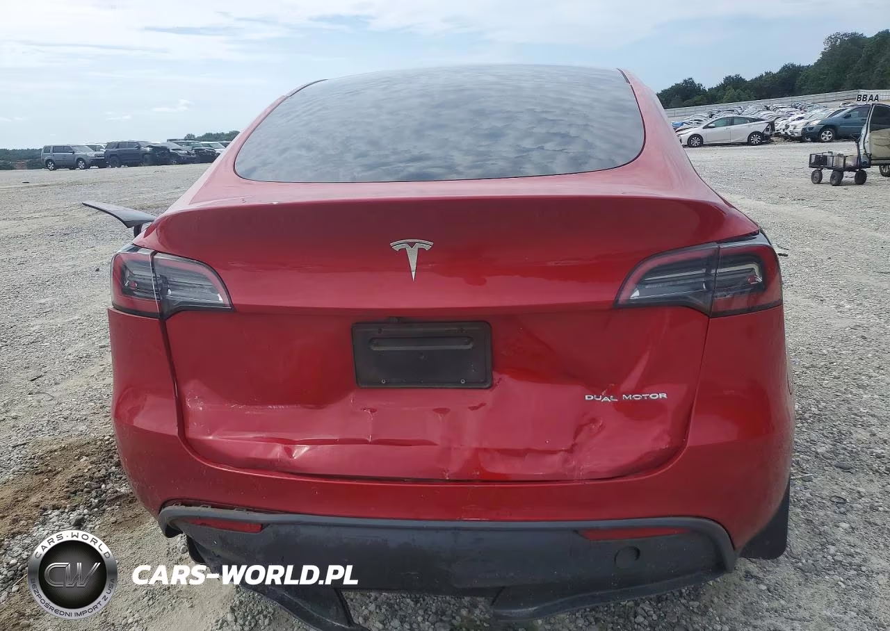 2023 Tesla Model Y VIN:7SAYGDEE4PA198104 - 6
