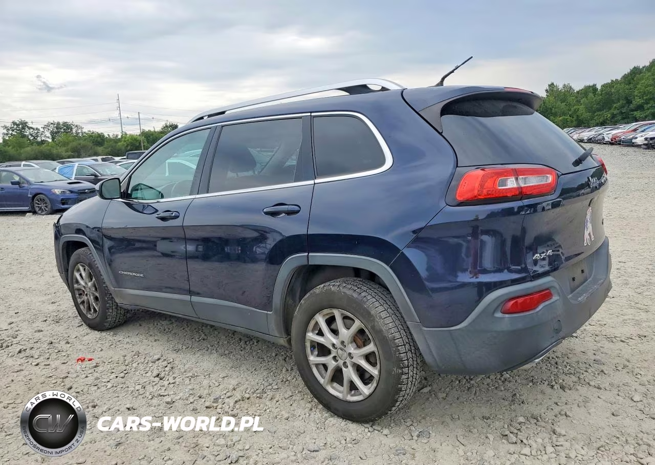 2015 Jeep Cherokee Latitude VIN:1C4PJMCSXFW504710 - 2
