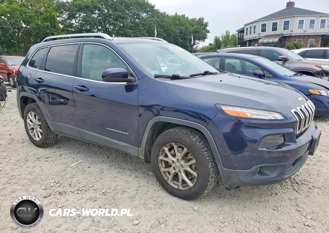 2015 Jeep Cherokee Latitude VIN:1C4PJMCSXFW504710 - 4