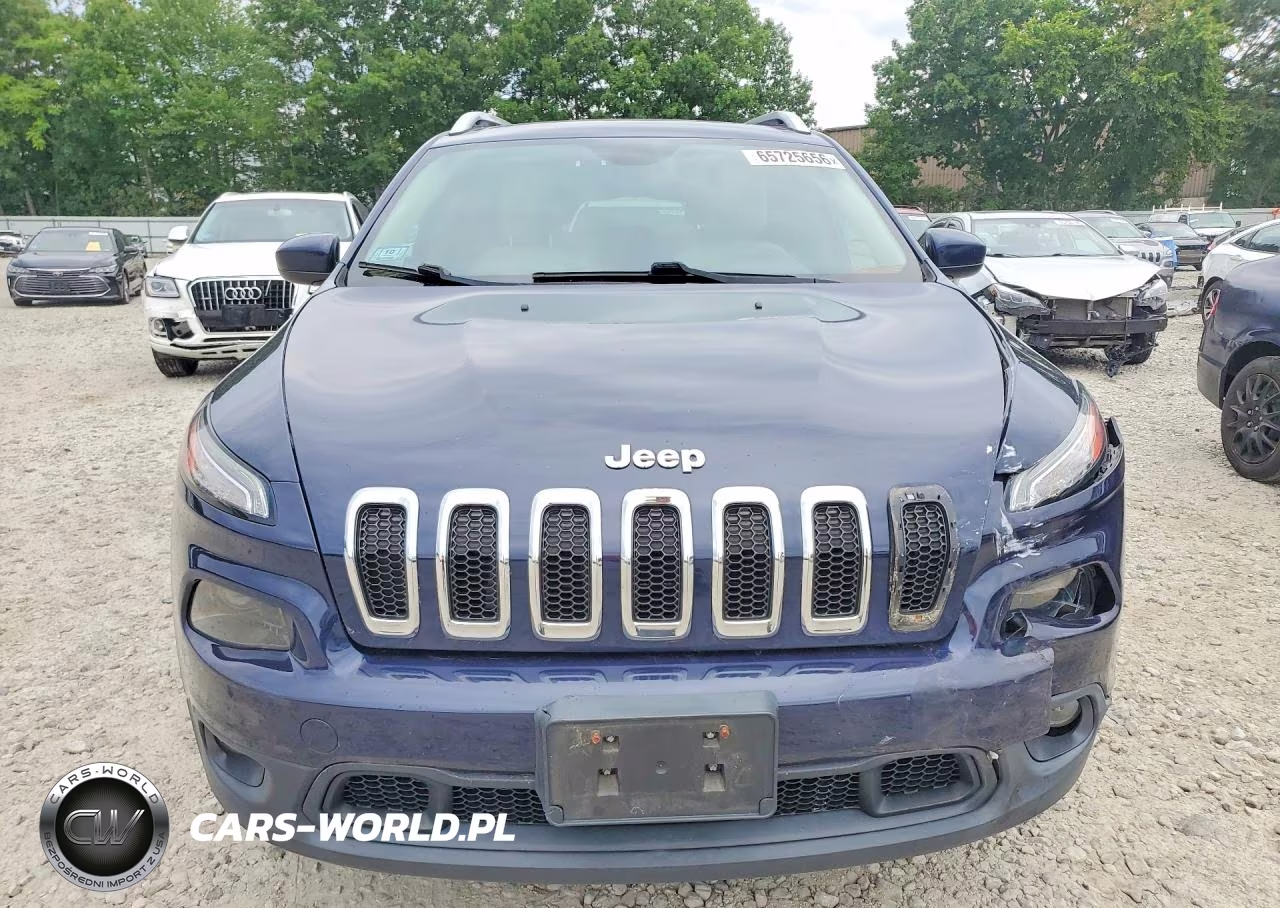 2015 Jeep Cherokee Latitude VIN:1C4PJMCSXFW504710 - 5