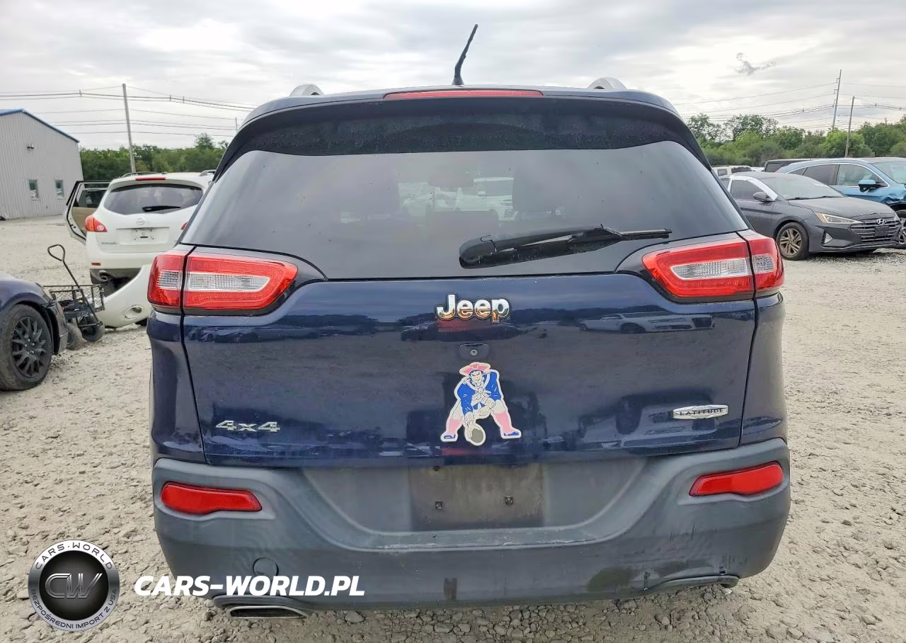 2015 Jeep Cherokee Latitude VIN:1C4PJMCSXFW504710 - 6