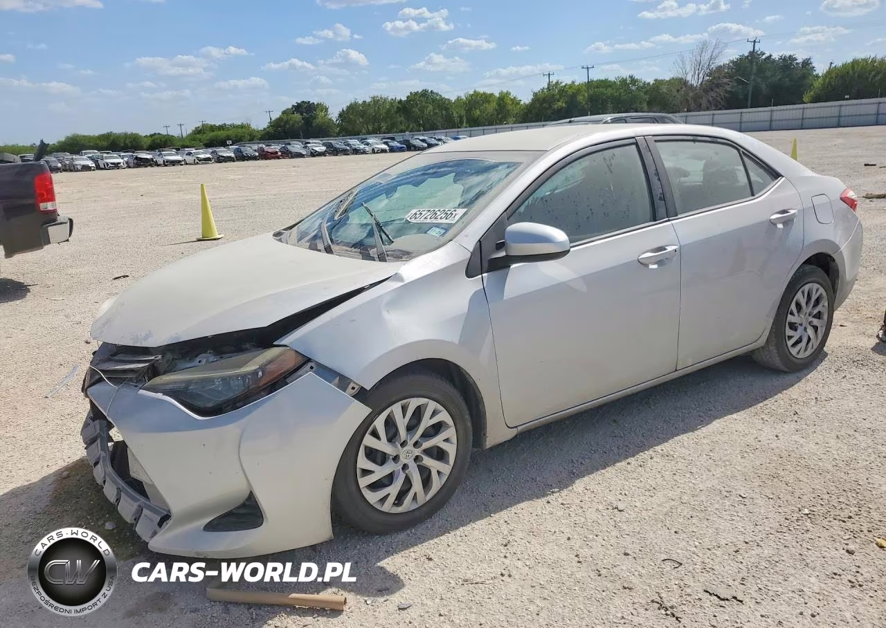 2018 Toyota Corolla Le VIN:2T1BURHE4JC068956 - 1
